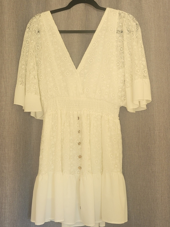 Dresses & Skirts - Women's Ivory Lace V-Neck Button Front Dress